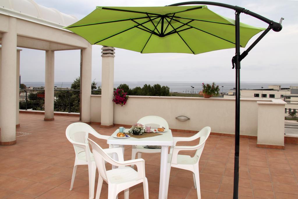 B&B Villa Il Sughero Monopoli Exterior foto